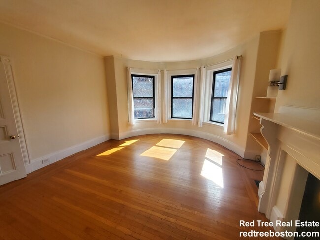 Photo - 429 Marlborough St Apartment