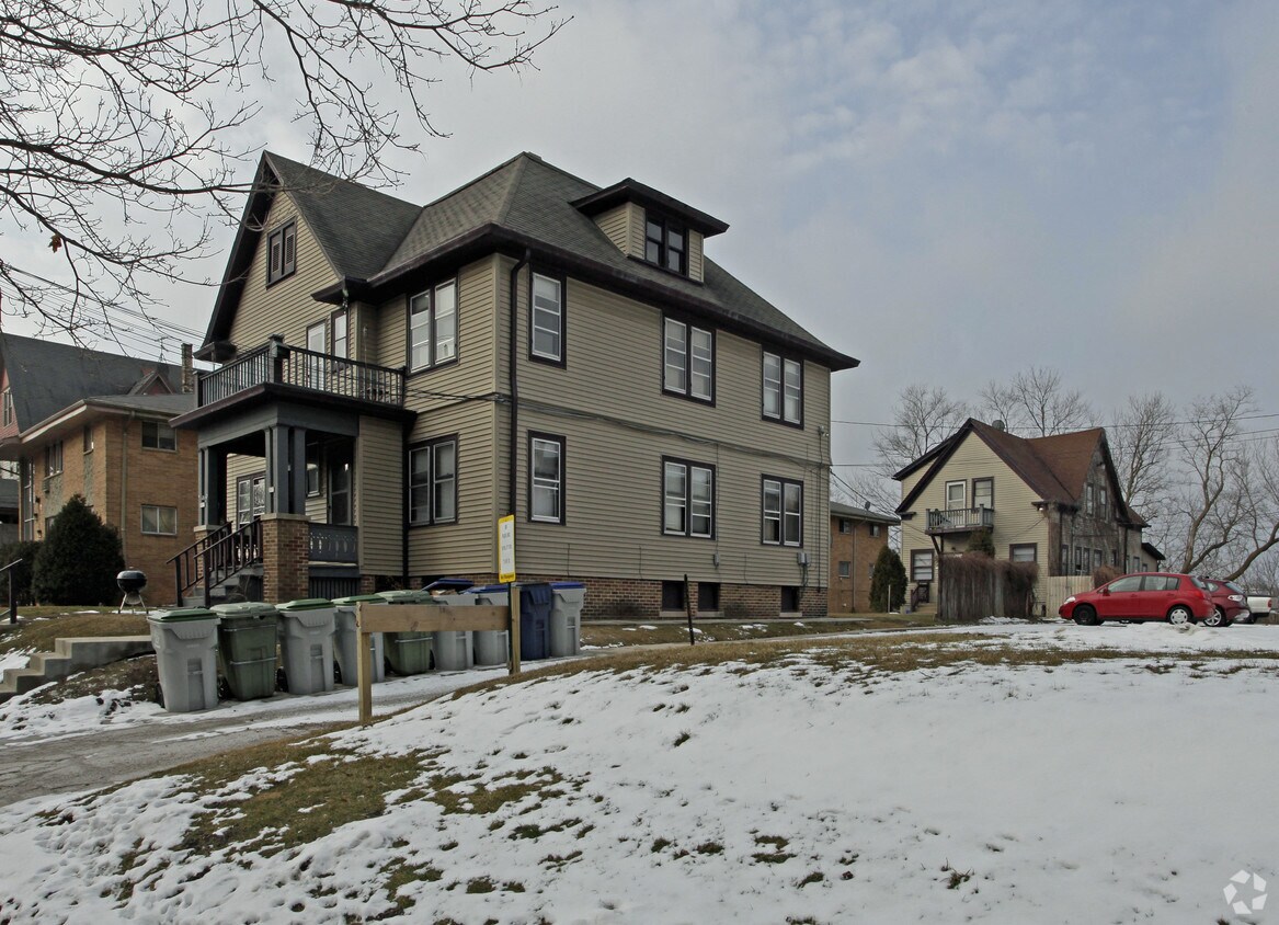 2075 N Cambridge Ave, Milwaukee, WI 53202 Apartments Milwaukee, WI