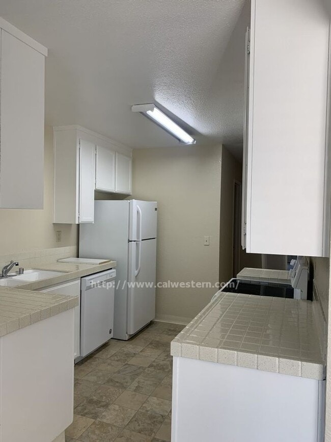 Foto del edificio - Campbell, Lovely 2 Bedroom and 2 Bath Cond...