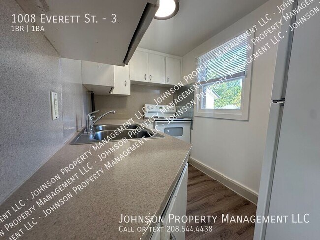 Foto del edificio - 1008 Everett St