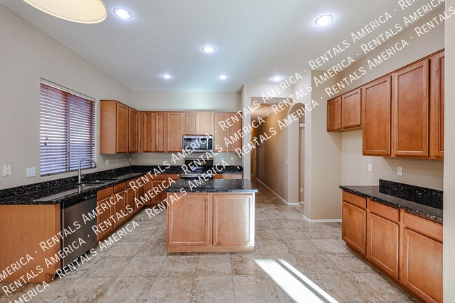 Foto del edificio - 8351 W Rosewood Ln