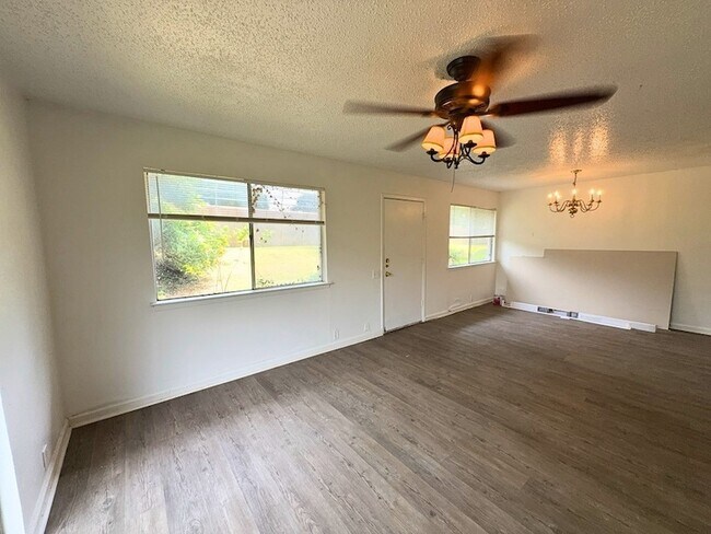 Foto del edificio - 2613 Amherst Ct