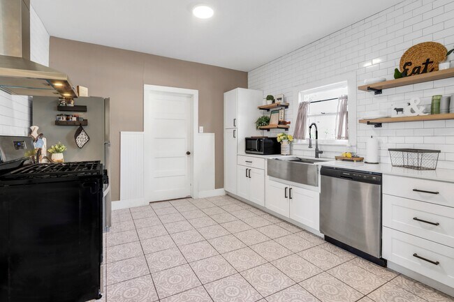 Foto del edificio - 569 Wright Ave