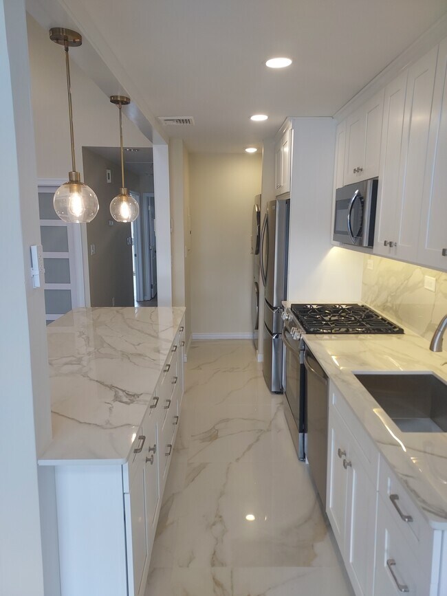 Foto del edificio - 239-70B Oak Park Dr