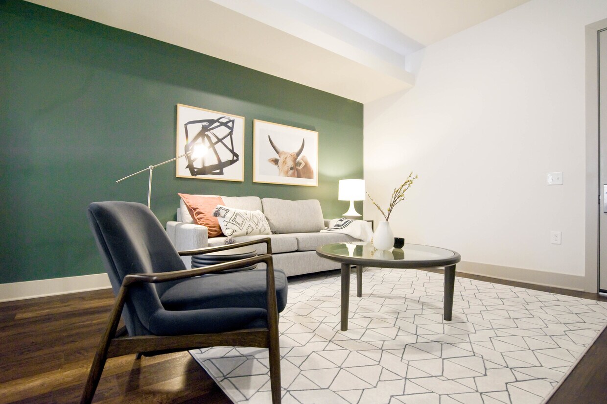 Foto principal - 3101 Charlotte Ave