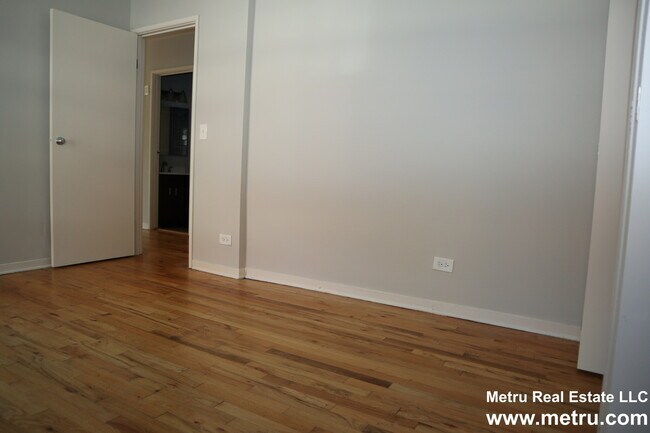 Foto del edificio - 2302 N Clark St