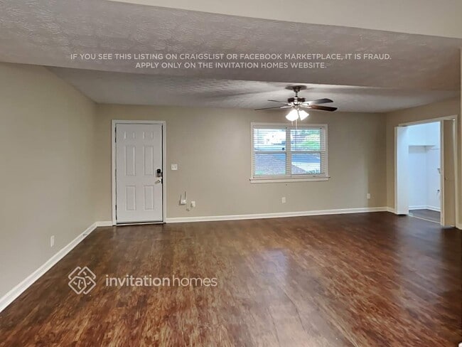 Building Photo - 940 Woodbridge Dr NE