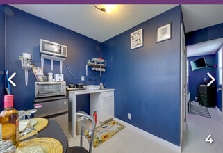 Building Photo - 4420 NW 59th Ct