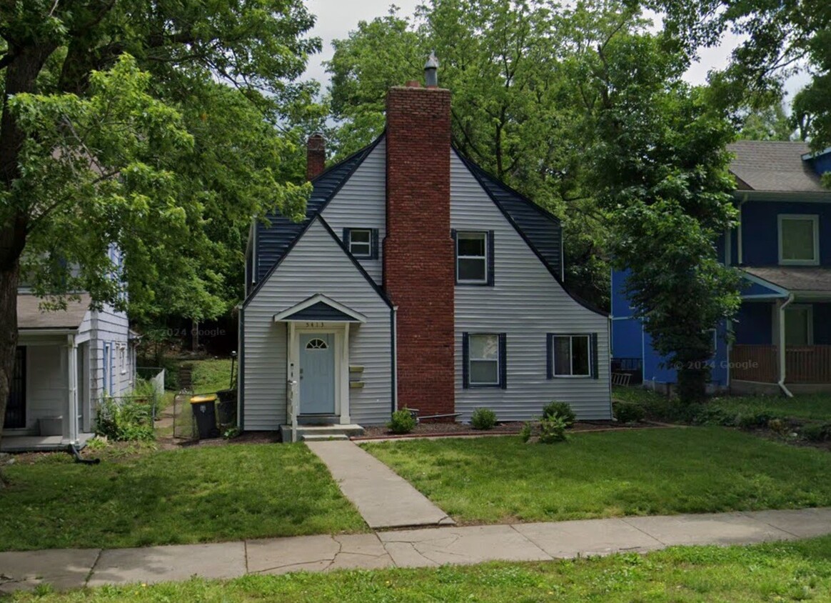 Primary Photo - Duplex Near Rockhurst and UMKC – Perfect f...