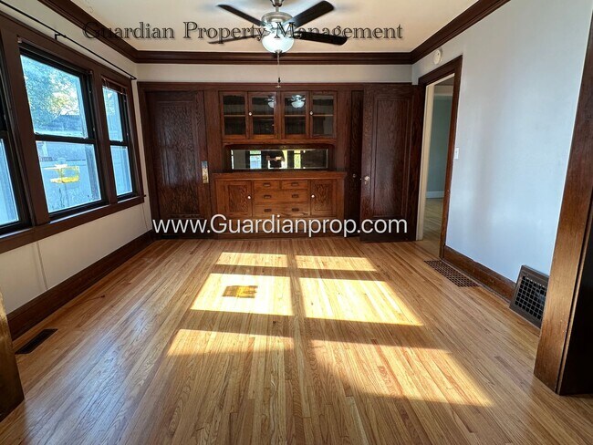 Building Photo - South Minneapolis Single Family Home, Fenc...