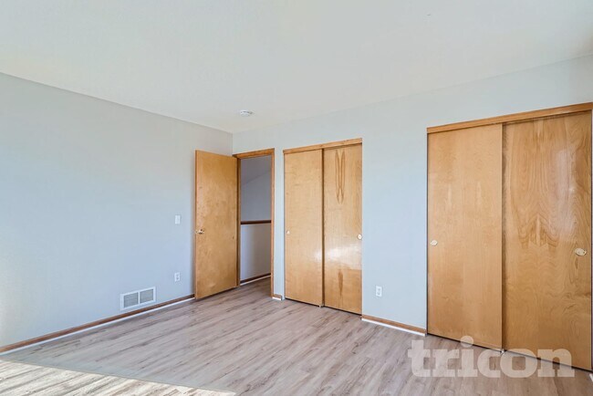 Foto del edificio - 446 W 116th Pl