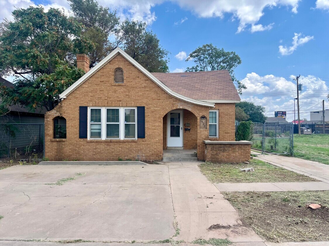 Foto principal - 1625 Ave Y