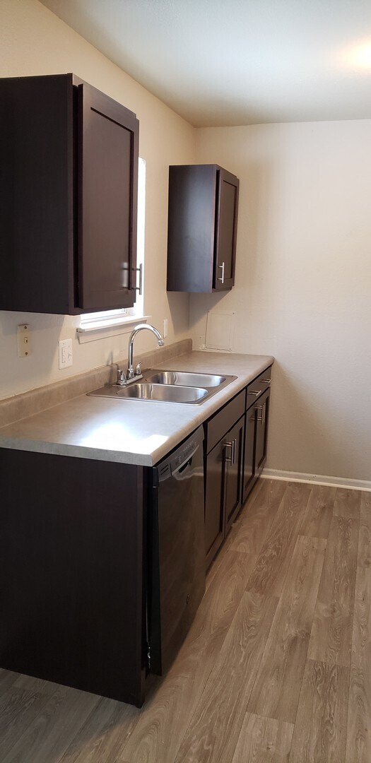 Willow Creek Apartments & Townhomes 73 Willow Creek Dr Battle Creek