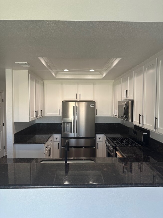 Fully remodeled kitchen - 35 Santa Agatha