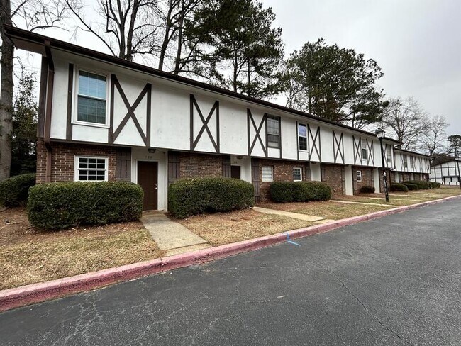 Building Photo - 1108 Tiger Blvd