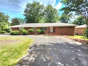 Building Photo - 2497 N Druid Hills Rd NE