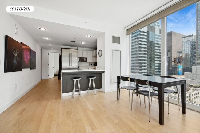 Foto del edificio - 750 8th Ave