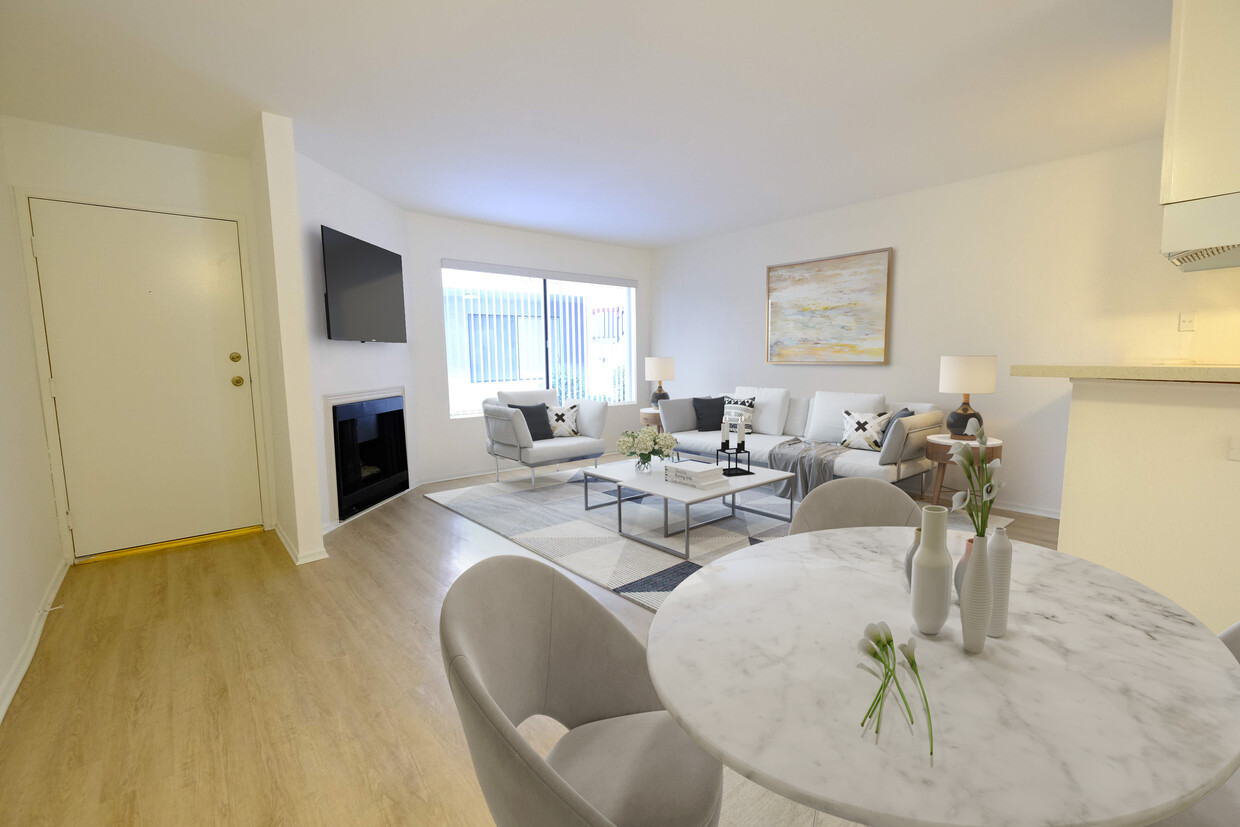 Foto principal - 15051 Moorpark St