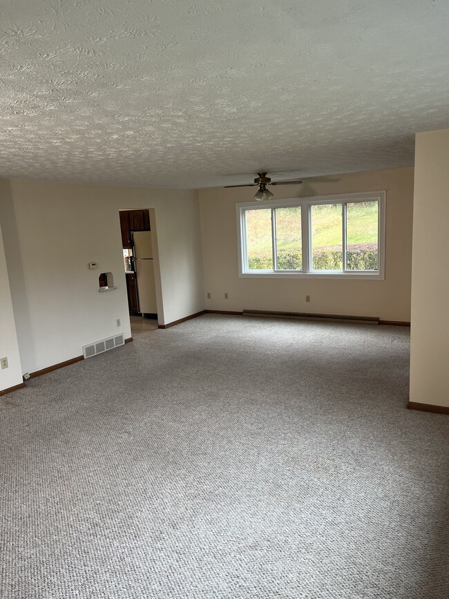 Foto del edificio - 889 Ivy Ave