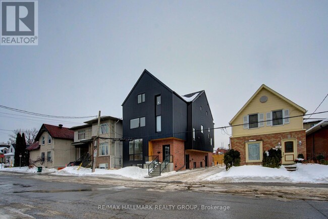 Building Photo - 130-130 Glenora St