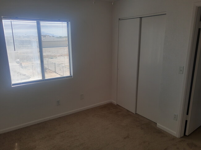 Quiet and Spacious Bedrooms - 13021 S Tacna Rd