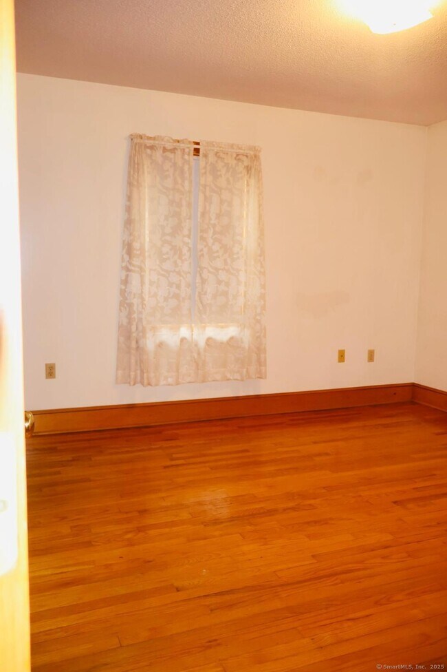 Building Photo - 1129 N Colony Rd