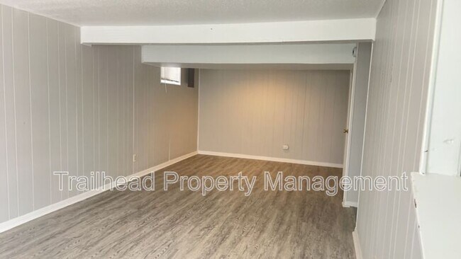 Building Photo - 6109 N Broadway