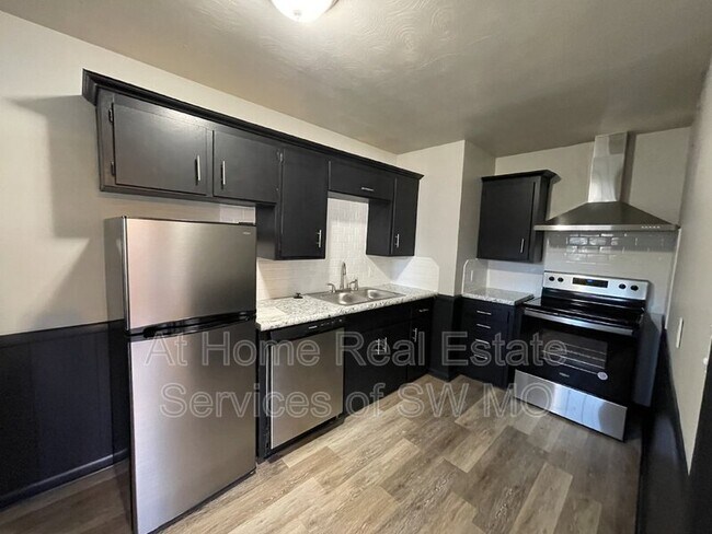 Foto del edificio - 2151 S Fairway Ave