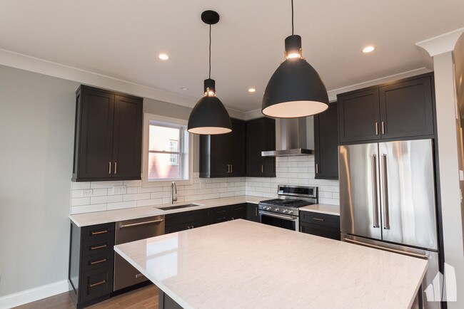 Foto del edificio - 2319 N Southport Ave