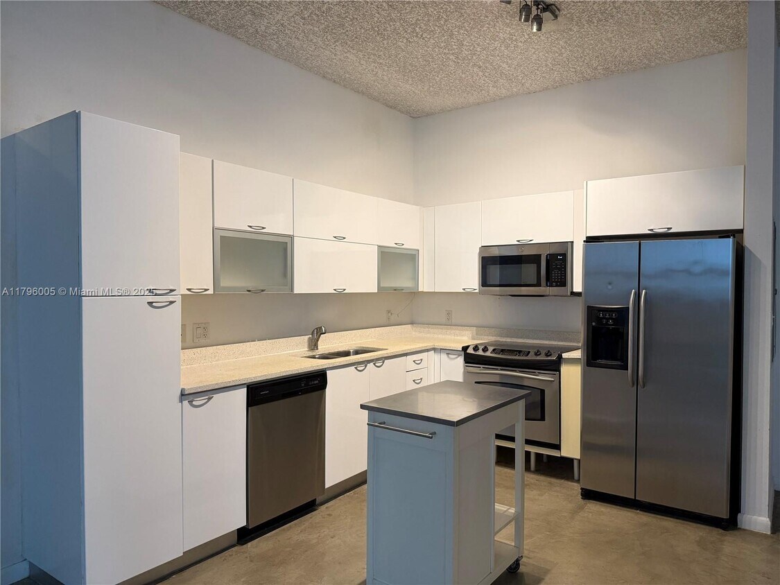 Foto principal - 234 NE 3rd St