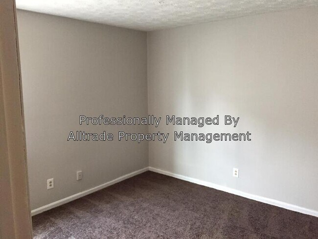 Building Photo - 1582 Martha Ct