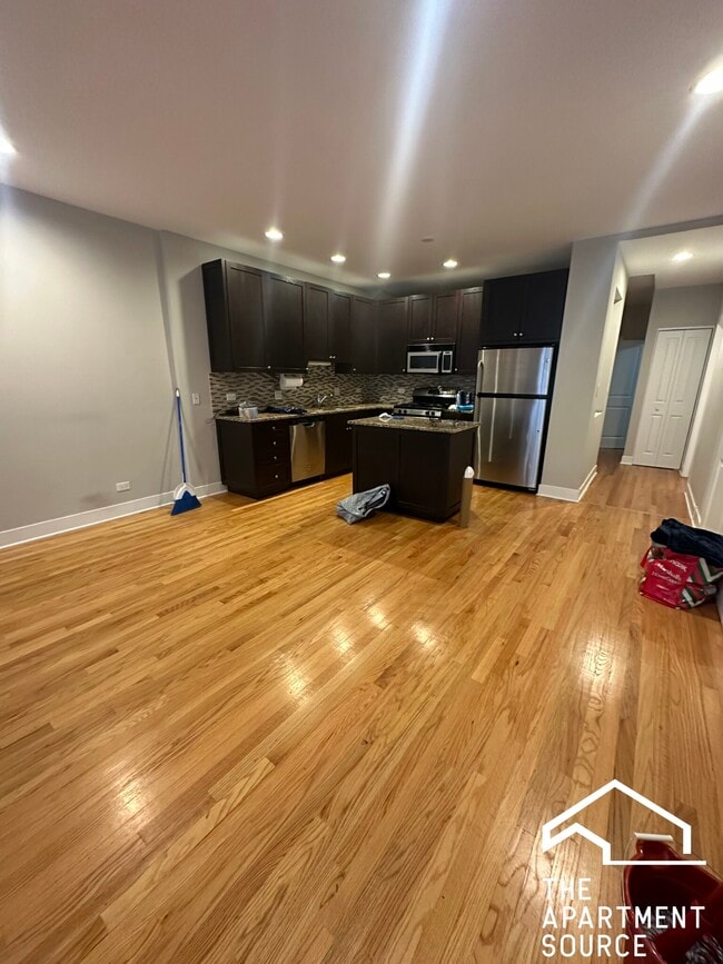 Building Photo - 2516 N Willetts Ct