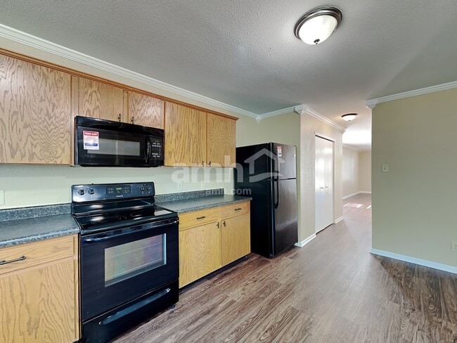 Building Photo - 8441 Wheatfield Dr