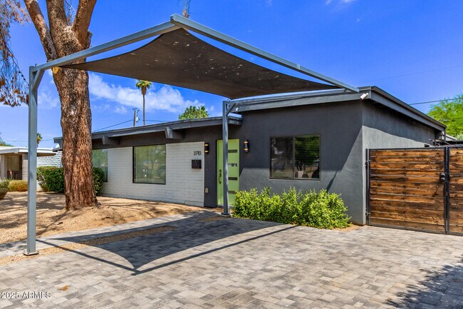 Foto del edificio - 3710 E Altadena Ave