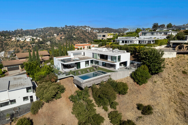 Building Photo - 2110 Hercules Dr
