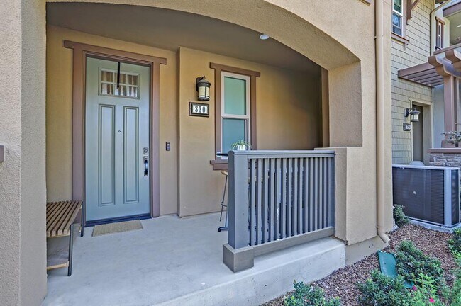 Building Photo - 330 Marquetta Cir