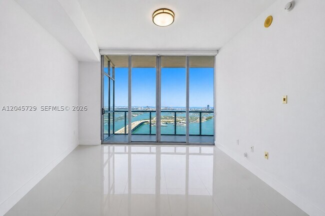 Foto del edificio - 1100 Biscayne Blvd