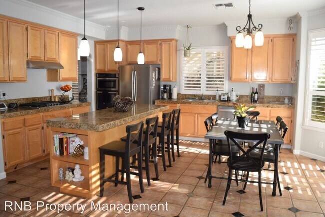 Building Photo - 4 br, 3 bath House - 2038 N Bend Drive
