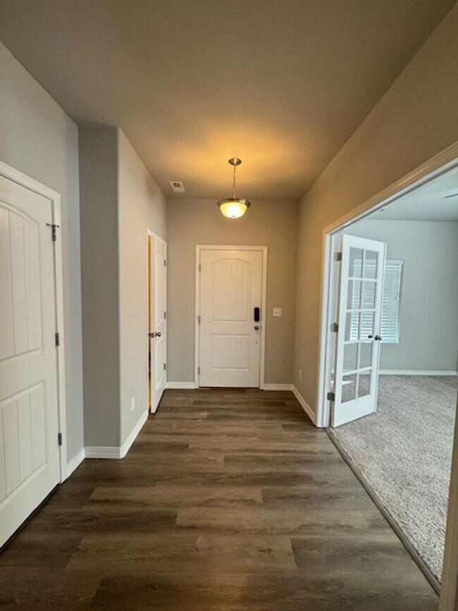 Foto del edificio - Nearly New 3-Bedroom Home in Beautiful Mon...