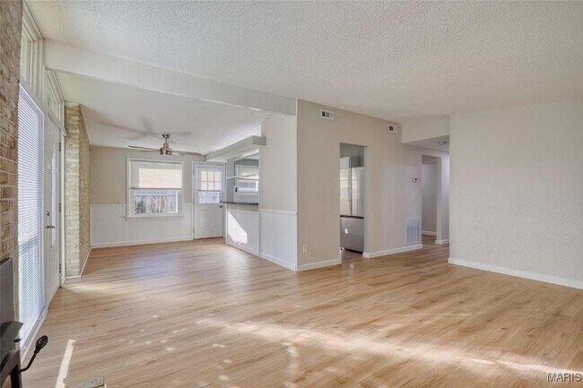 Foto del edificio - 825 Derhake Rd