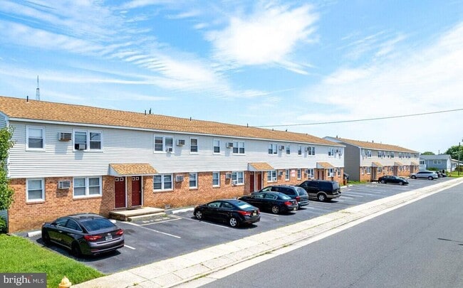 Building Photo - 1905 N Missouri Ave