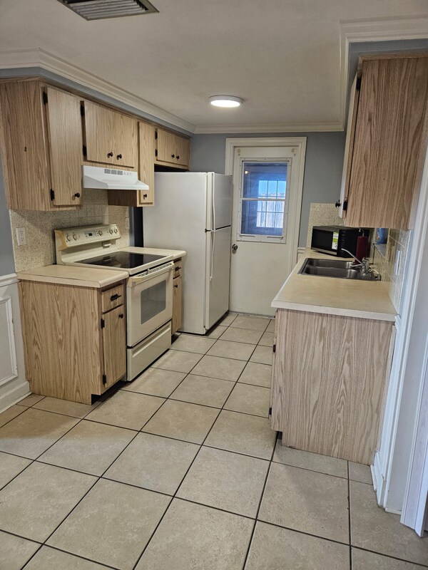 Foto del edificio - 11205 Meadow Dr