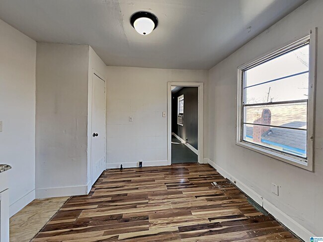 Building Photo - 7113 Oporto Ave