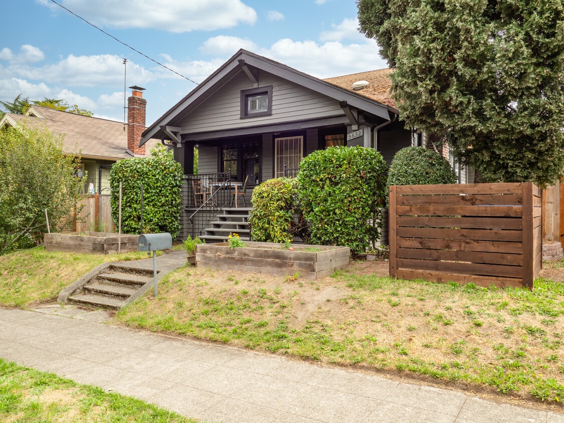 Primary Photo - 5632 11th Ave NE