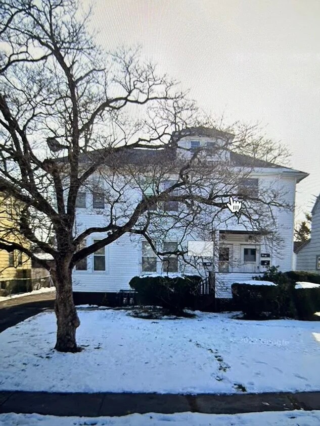 Foto principal - 193 Branford St