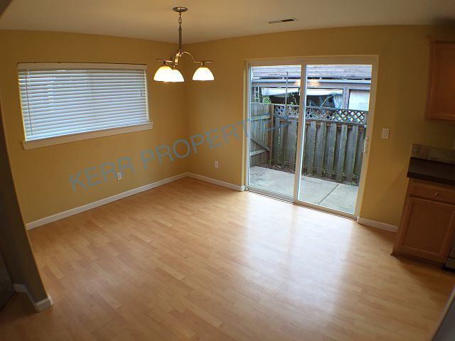 Building Photo - 655 SE 148th Ave