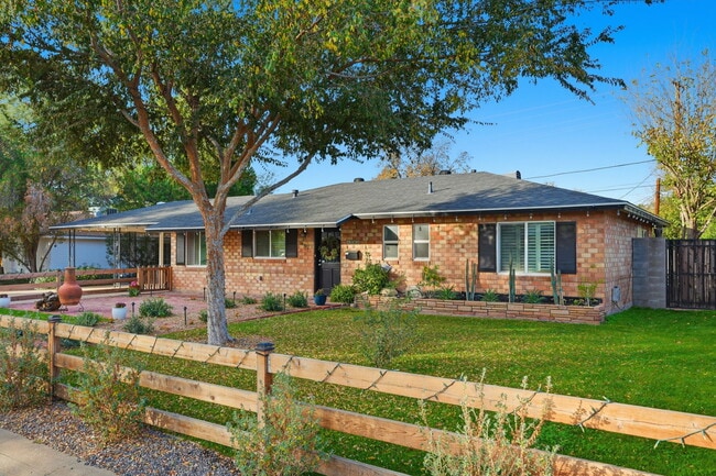 Foto del edificio - 4702 N 30th Pl