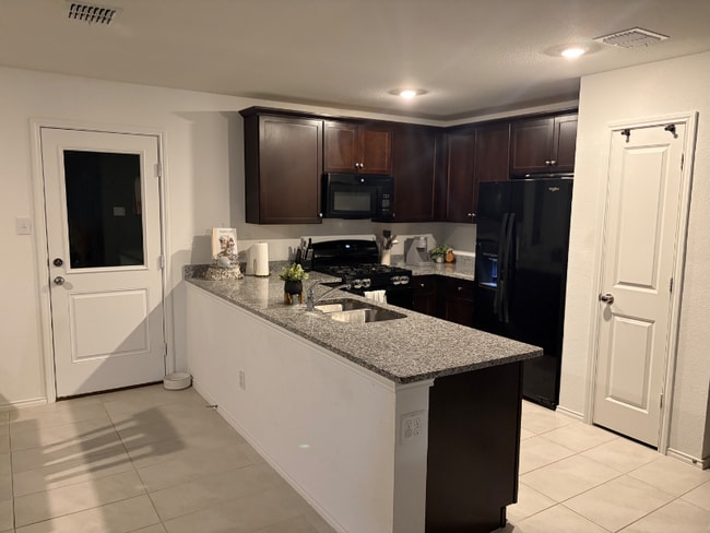 Foto del edificio - 2853 Cobbleview Dr