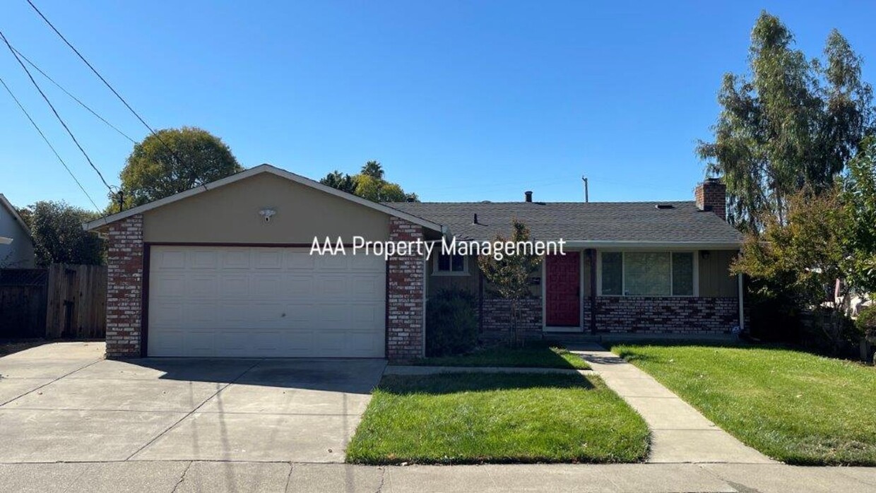 Foto principal - Concord Beautiful 3 bedroom 2 bath home w/...