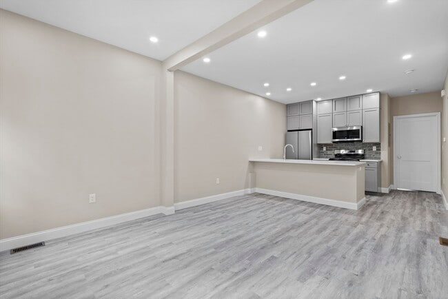 Foto del edificio - 769 E 6th St